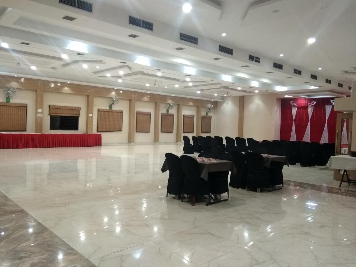 Hotel Royal Regency Bori  Exteriér fotografie